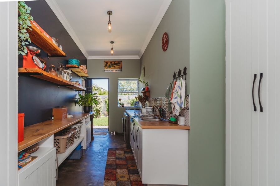 5 Bedroom Property for Sale in Heather Park Western Cape